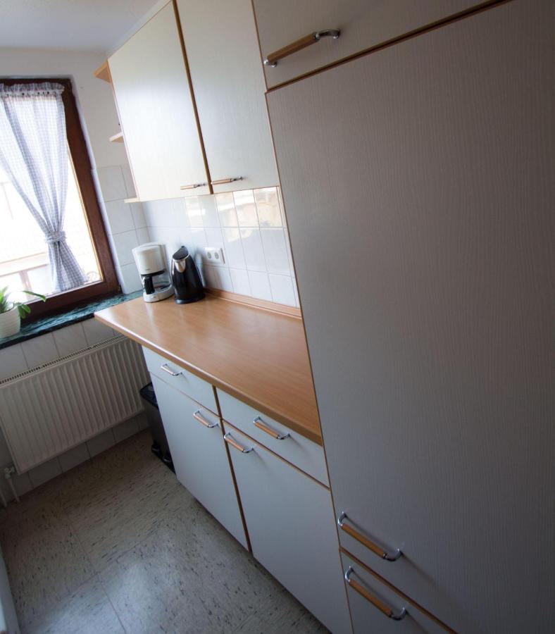 Ferienwohnungen-Neue-Tiefe-Wohnung-Kleiderbuegel Neue Tiefe Fehmarn Экстерьер фото