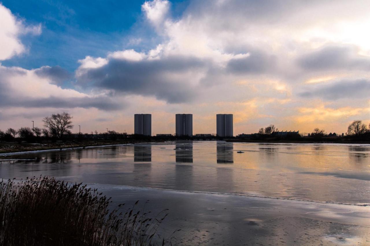 Ferienwohnungen-Neue-Tiefe-Wohnung-Kleiderbuegel Neue Tiefe Fehmarn Экстерьер фото