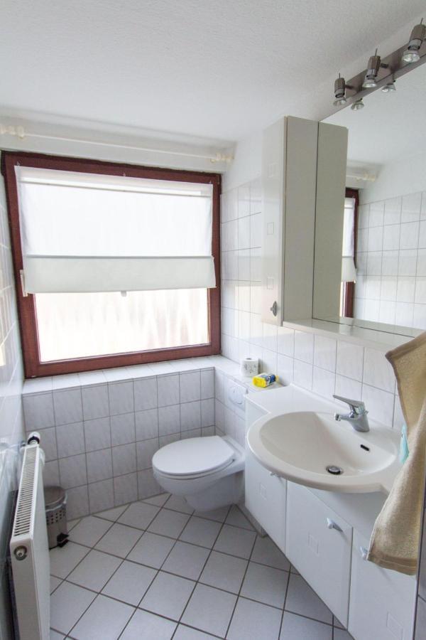 Ferienwohnungen-Neue-Tiefe-Wohnung-Kleiderbuegel Neue Tiefe Fehmarn Экстерьер фото